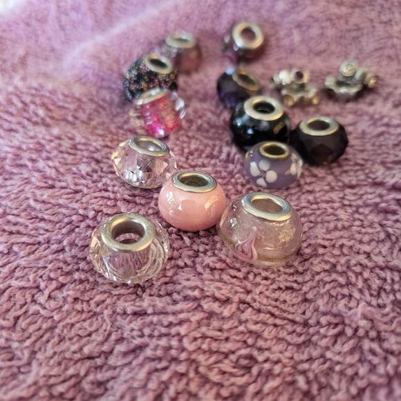 16 charms for one price - Picture 2 of 5